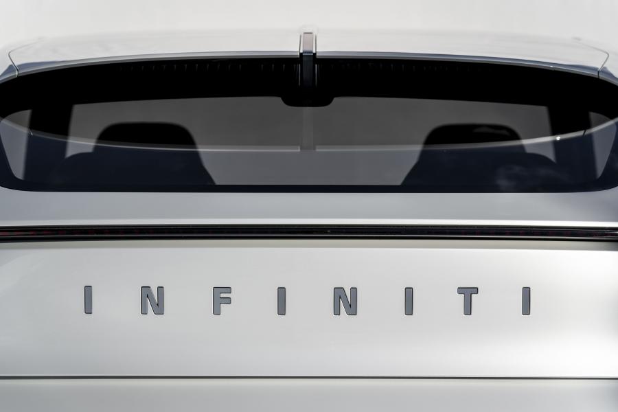 Логотип Infiniti QX Inspiration 2019 года  (фото 26 из 159)